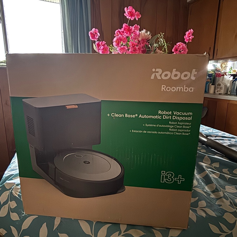 iRobot Roomba i3+ Robot Vacuum with Clean Base - Black